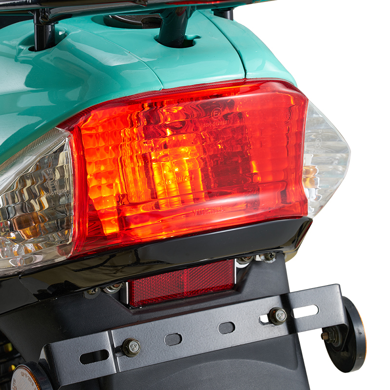 奔腾光阳轻便紧凑型50cc汽油踏板摩托车