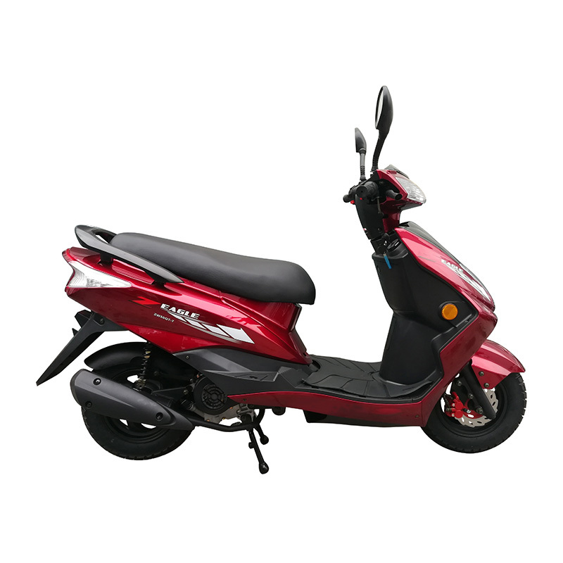 迅鹰平稳驾乘现代外观125cc踏板摩托车