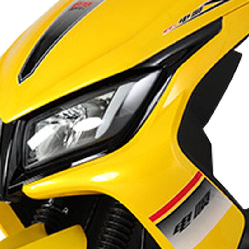 天使眼安全制动大盘碟刹125cc排量踏板摩托车