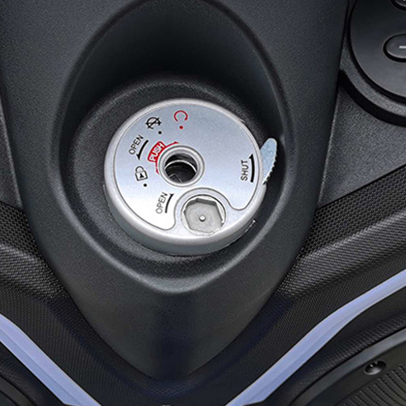 猛士三代双弹簧减震150cc排量踏板摩托车